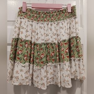 Love Streak Floral Tiered Skirt - Green and White M